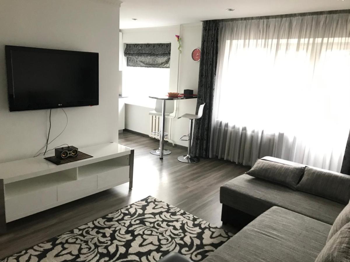 Fine Apartment Jelgava Esterno foto