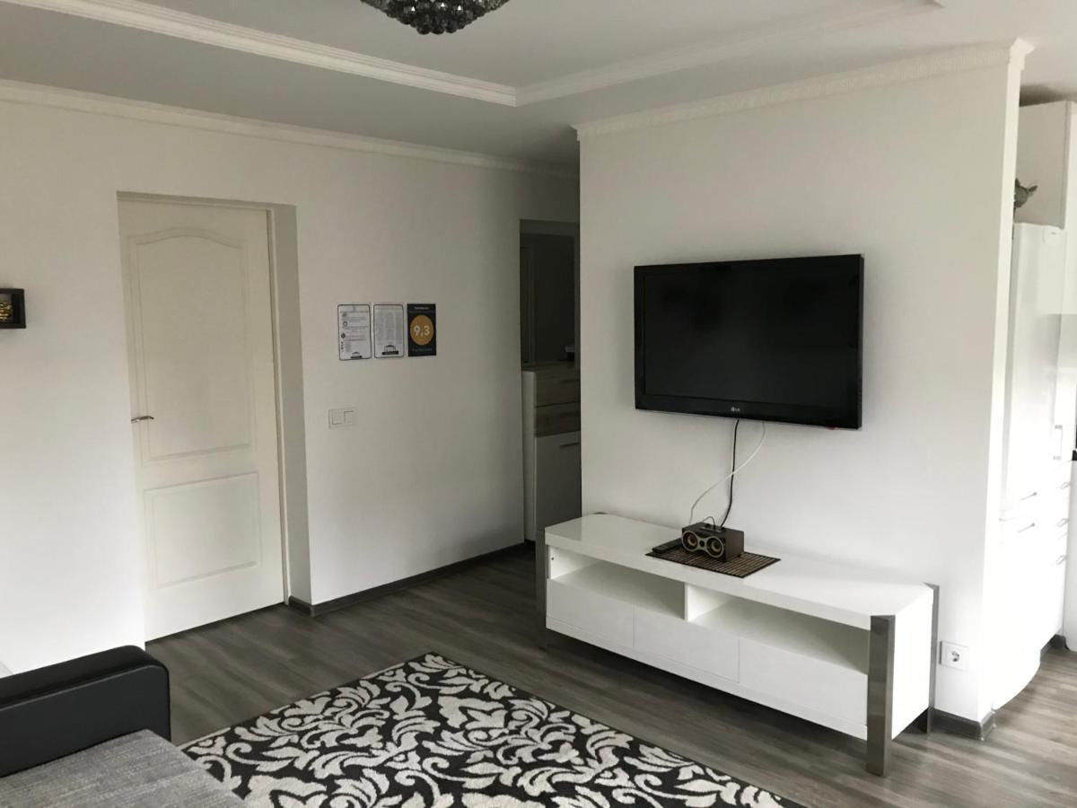 Fine Apartment Jelgava Esterno foto